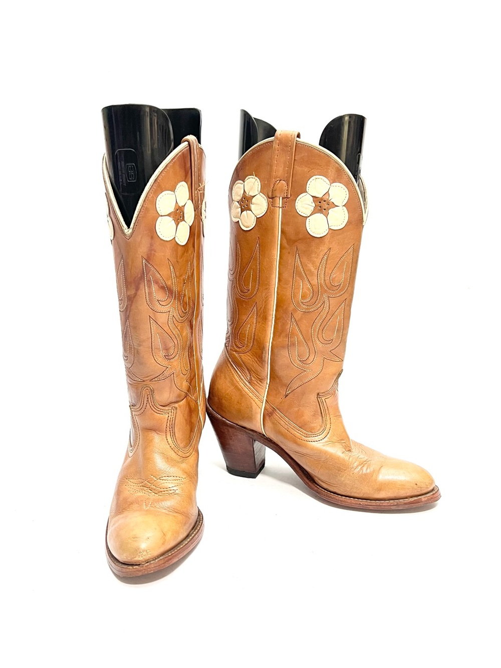 Vintage 1990s women's tan leather floral appliqué heeled cowboy boots - Picture 4 of 9